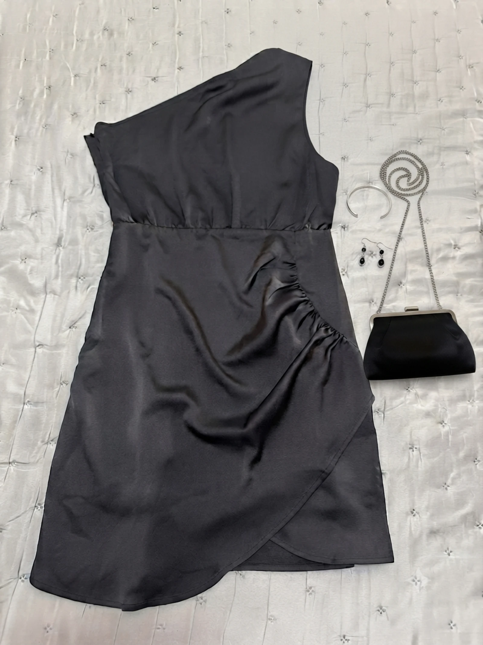 Vestido de satén talla M